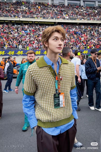 루이비통 런웨이 컬러 블록 자카드 니트 반팔 폴로 셔츠