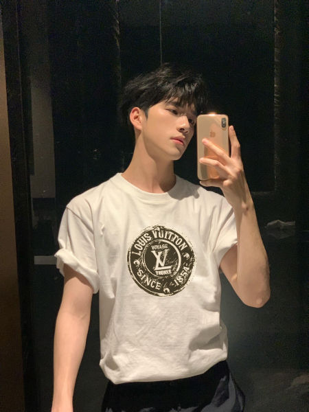 루이비통 스탬프 반팔 티셔츠