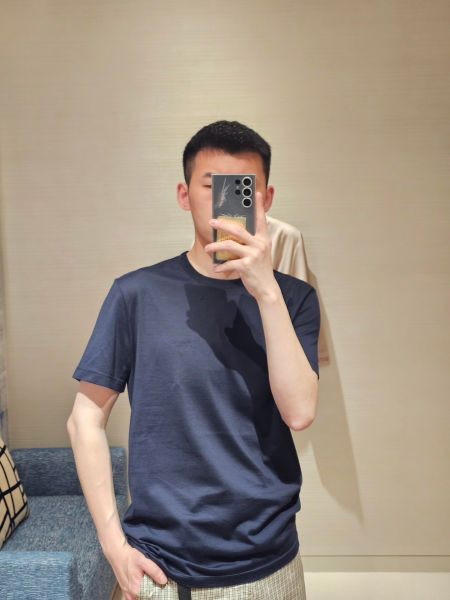 루이비통 클래식 로고 자수 반팔티