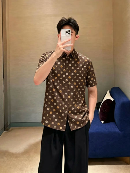 루이비통 프린트 반팔 셔츠