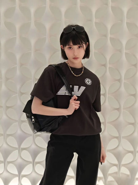 루이비통 어스 프린트 반팔티