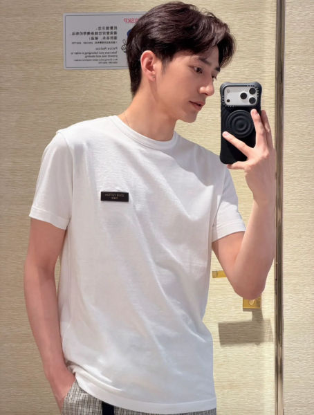 루이비통 레더 반팔 티셔츠