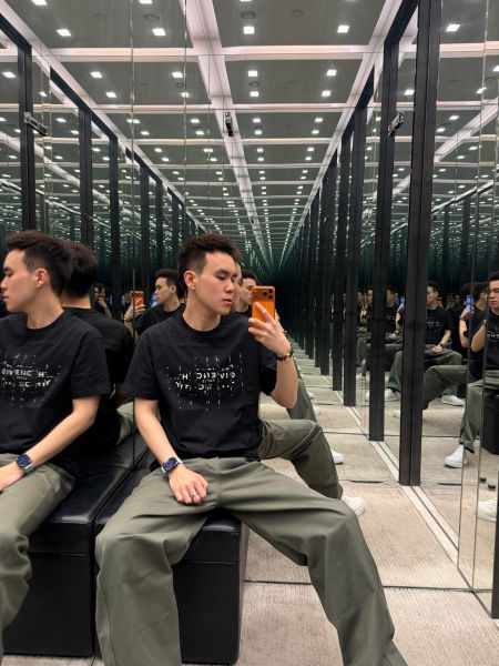 지방시 포토그래픽 네거티브 코튼 티셔츠