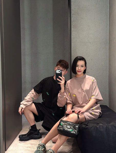 발렌시아가 520 스티키 노트 티셔츠