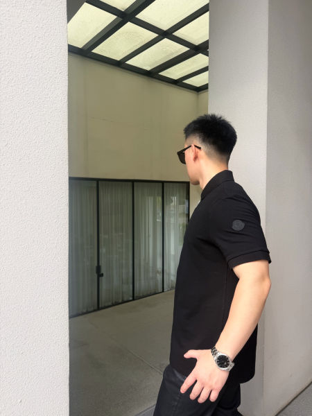 몽x레어 블랙 로고 코튼 피케 하프 지퍼 폴로 셔츠