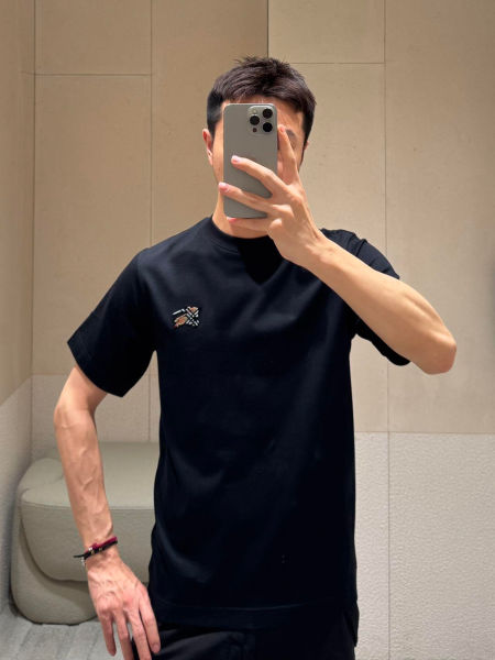 버버리 EKD 자수 로고 블랙 코튼 티셔츠(2color)