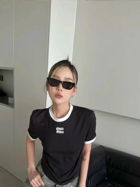 미우미우 자수 로고 컬러 블록 반팔티(2color)