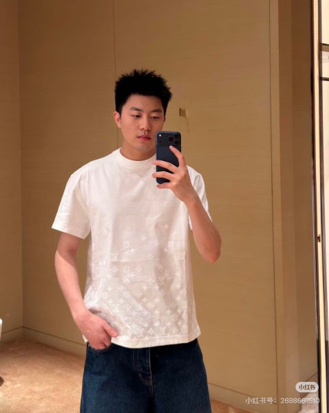 루이비통 모노그램 플록 반팔티
