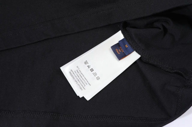 루이비통 그라데이션 프린트 반팔티