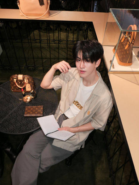 루이비통 실크 오픈 칼라 고소 셔츠
