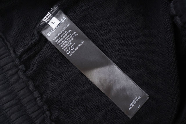 발렌시아가 와시 테이프 프린트 쇼츠(2color)