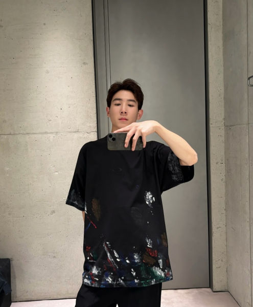 발렌시아가 원형 자수 그래피티 디스트레스드 반팔티