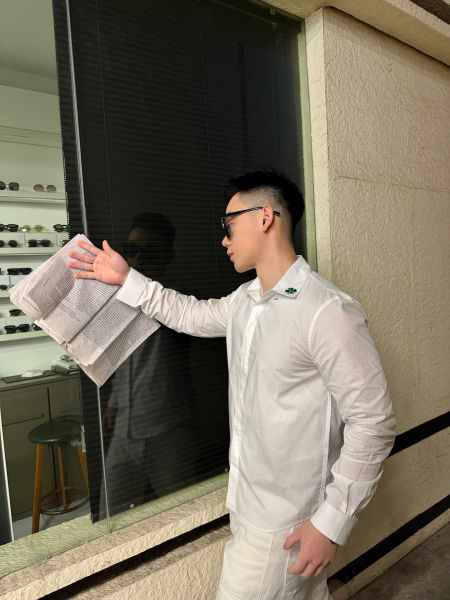 디올 클로버 자수 칼라 긴팔 셔츠