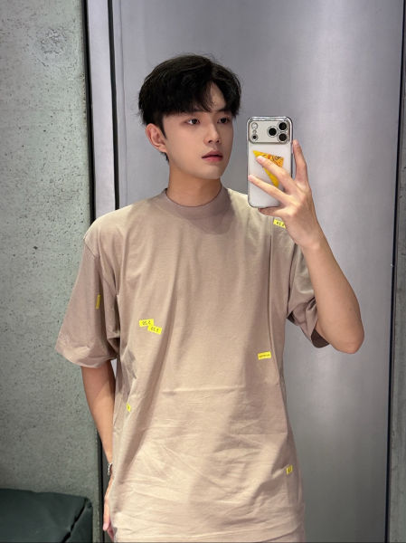 발렌시아가 520 스티키 노트 티셔츠