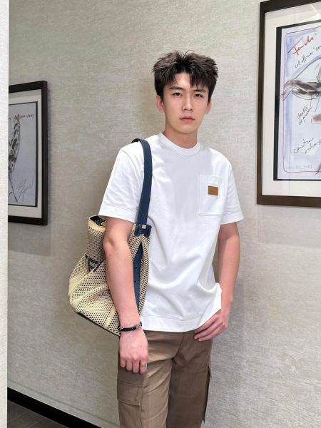 펜디 가죽 패치 코튼 티셔츠