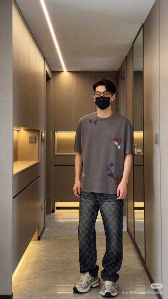 루이비통 스플래터 프린트 크루넥 반팔티