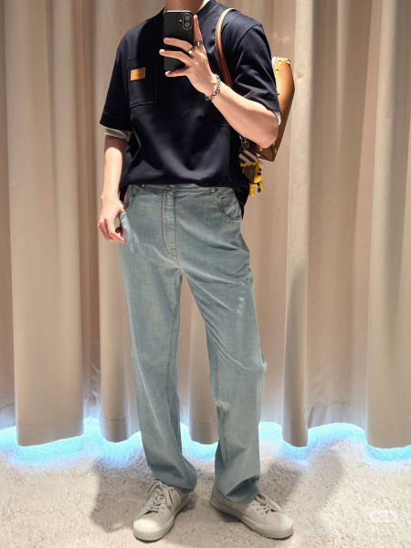펜디 포켓 레더 라벨 반팔티