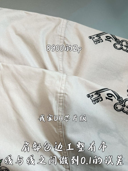 루이비통 타투 프린트 반팔 셔츠