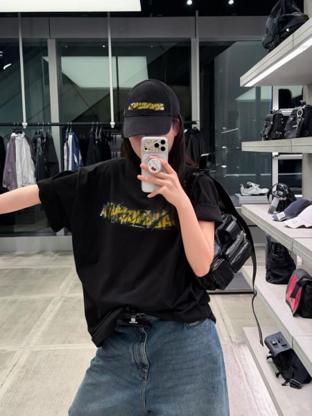 발렌시아가 스프레이 미디엄 핏 티셔츠(2color)