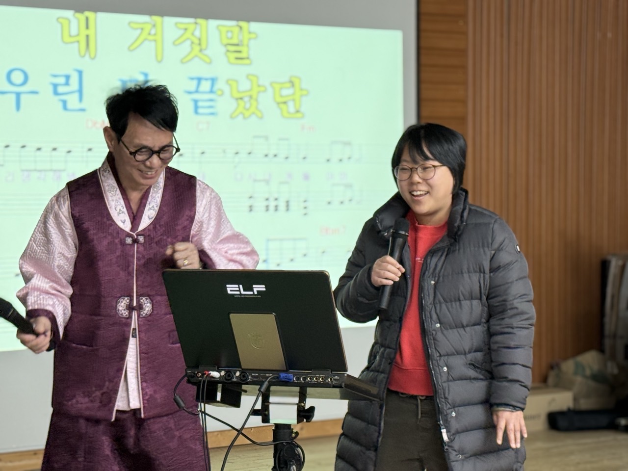 f5a863ab3454a.jpg