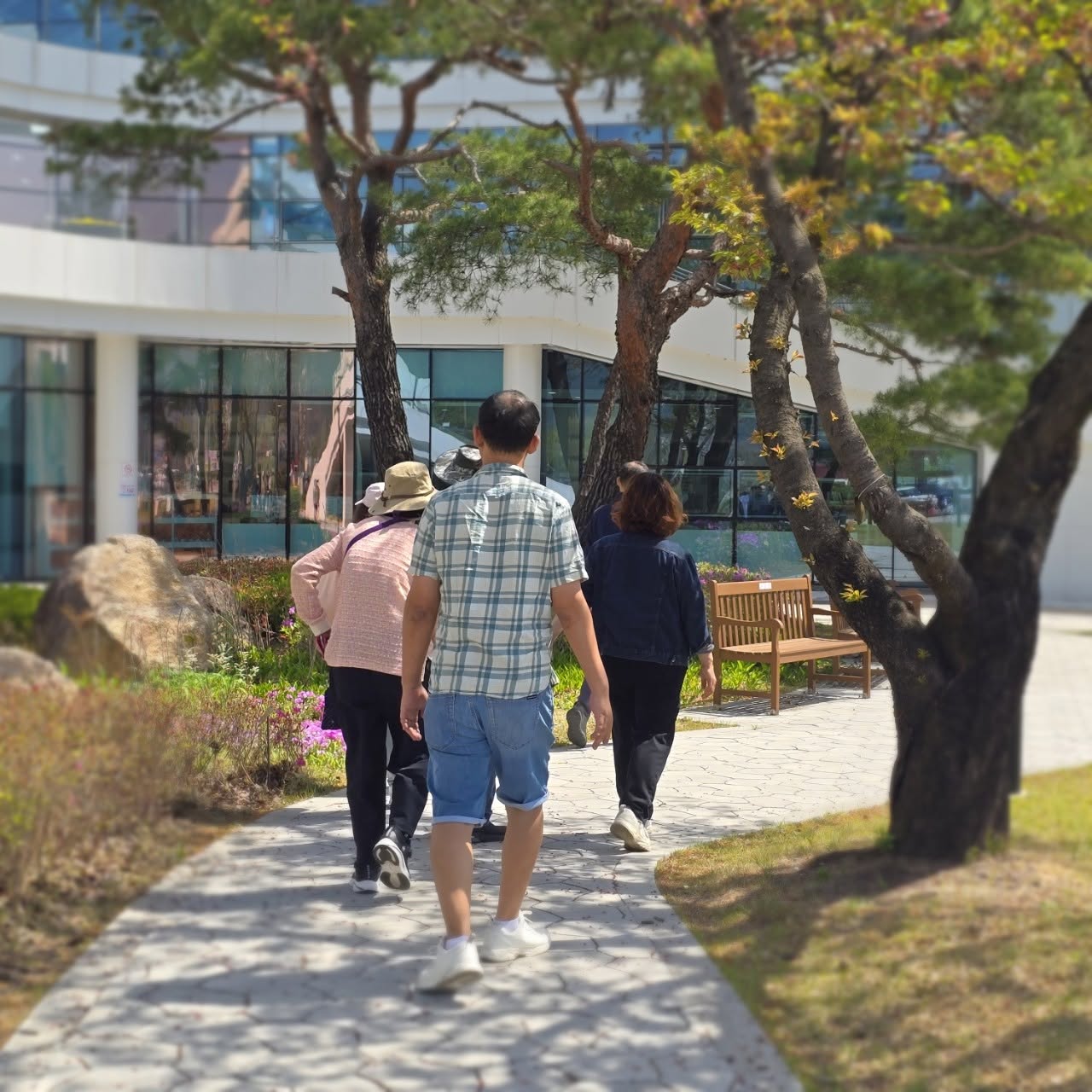 fe81003950437.jpg