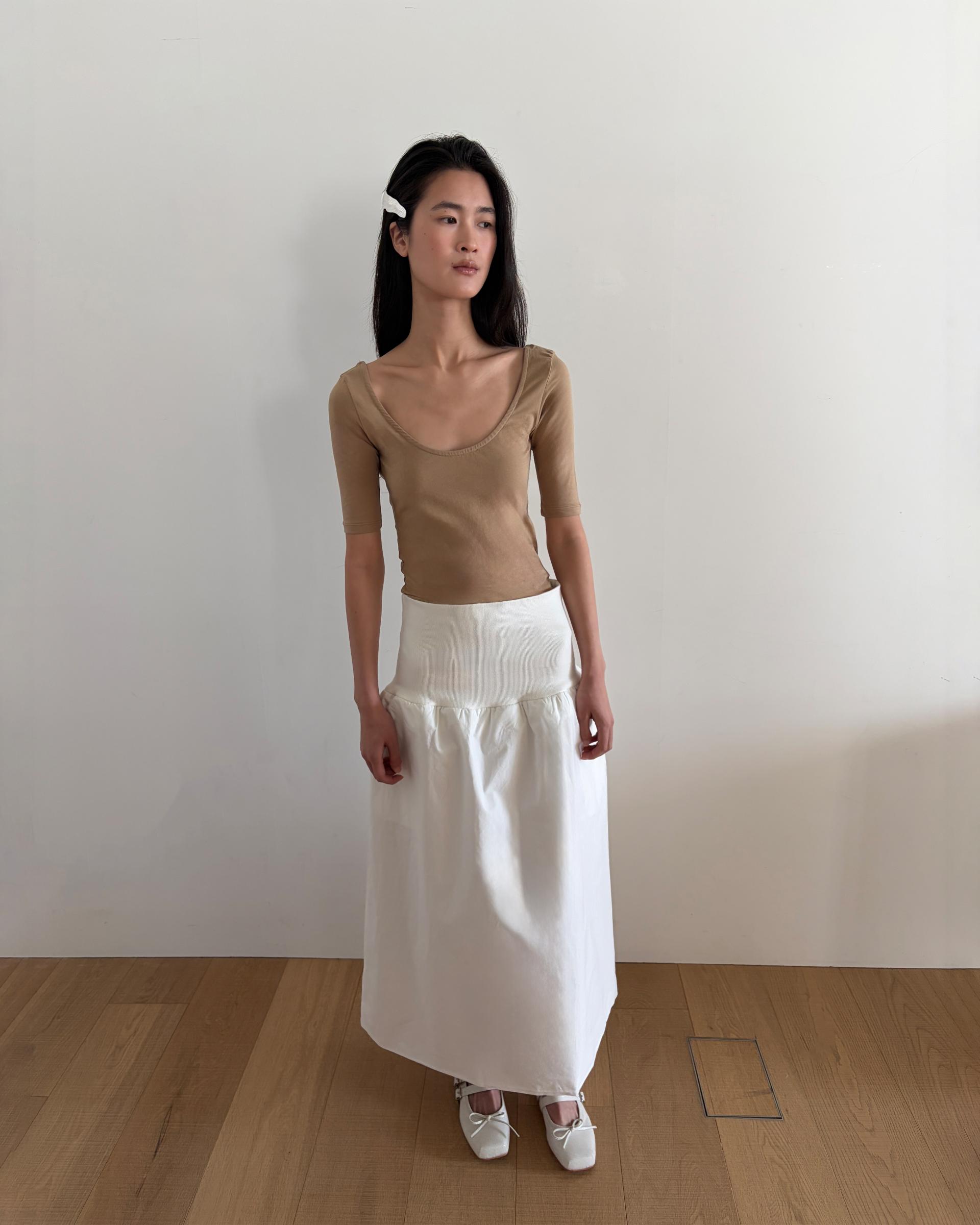 banded volume skirt