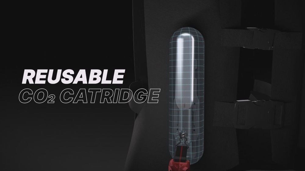 인장끈 방식의 신뢰성을 구조로 설명하는 AIRVEST 에어백 베스트 내부 메커니즘 표현