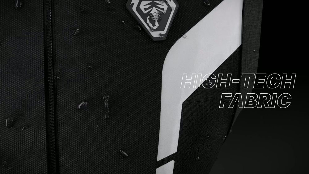 통기성과 방수 성능을 갖춘 AIRVEST 에어백 베스트의 하이테크 패브릭을 3D로 시각화한 장면