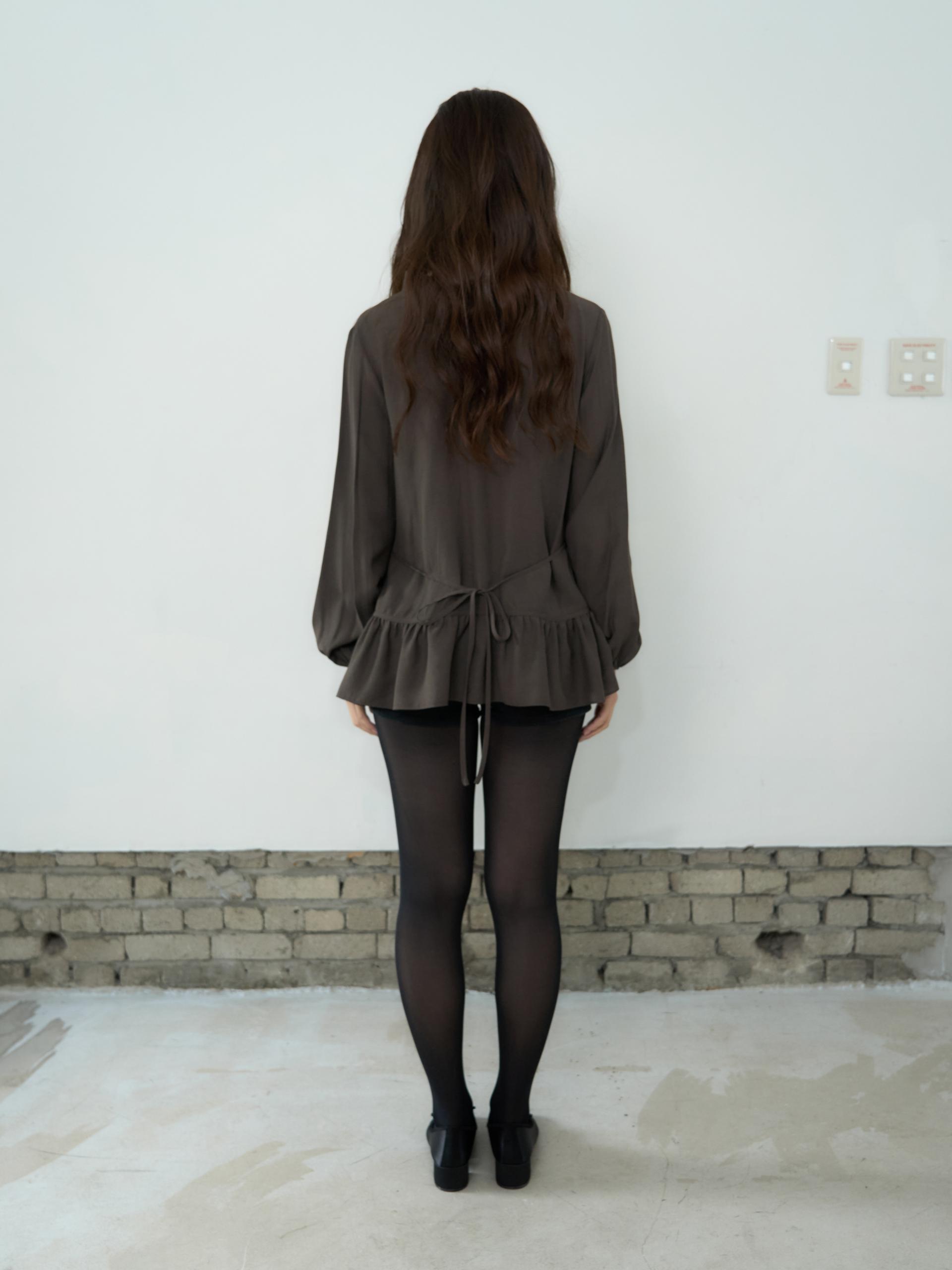 V-NECK RUFFLE WRAP BLOUSE_BROWN