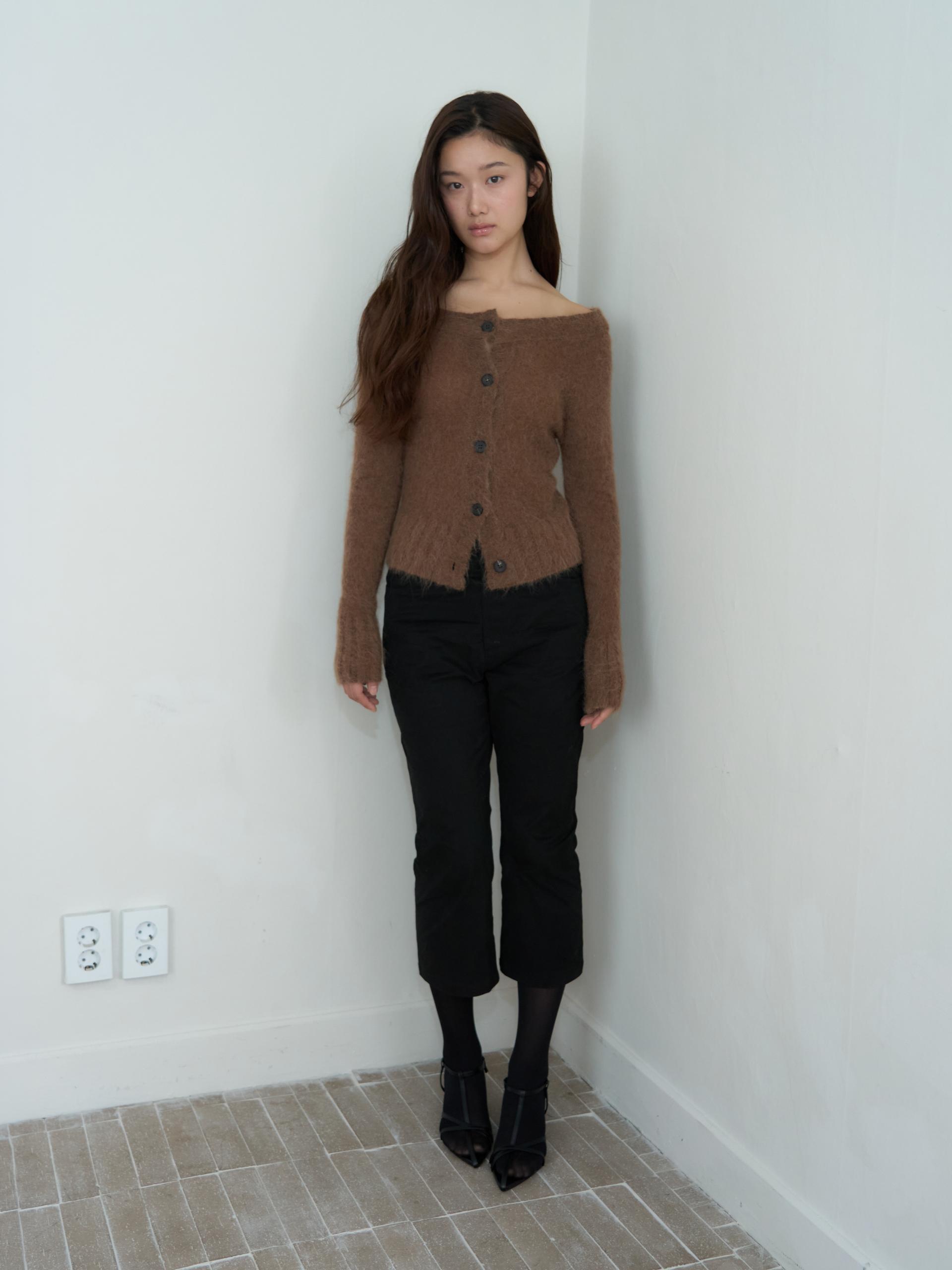 PEACHED CAPRI PANTS_BLACK