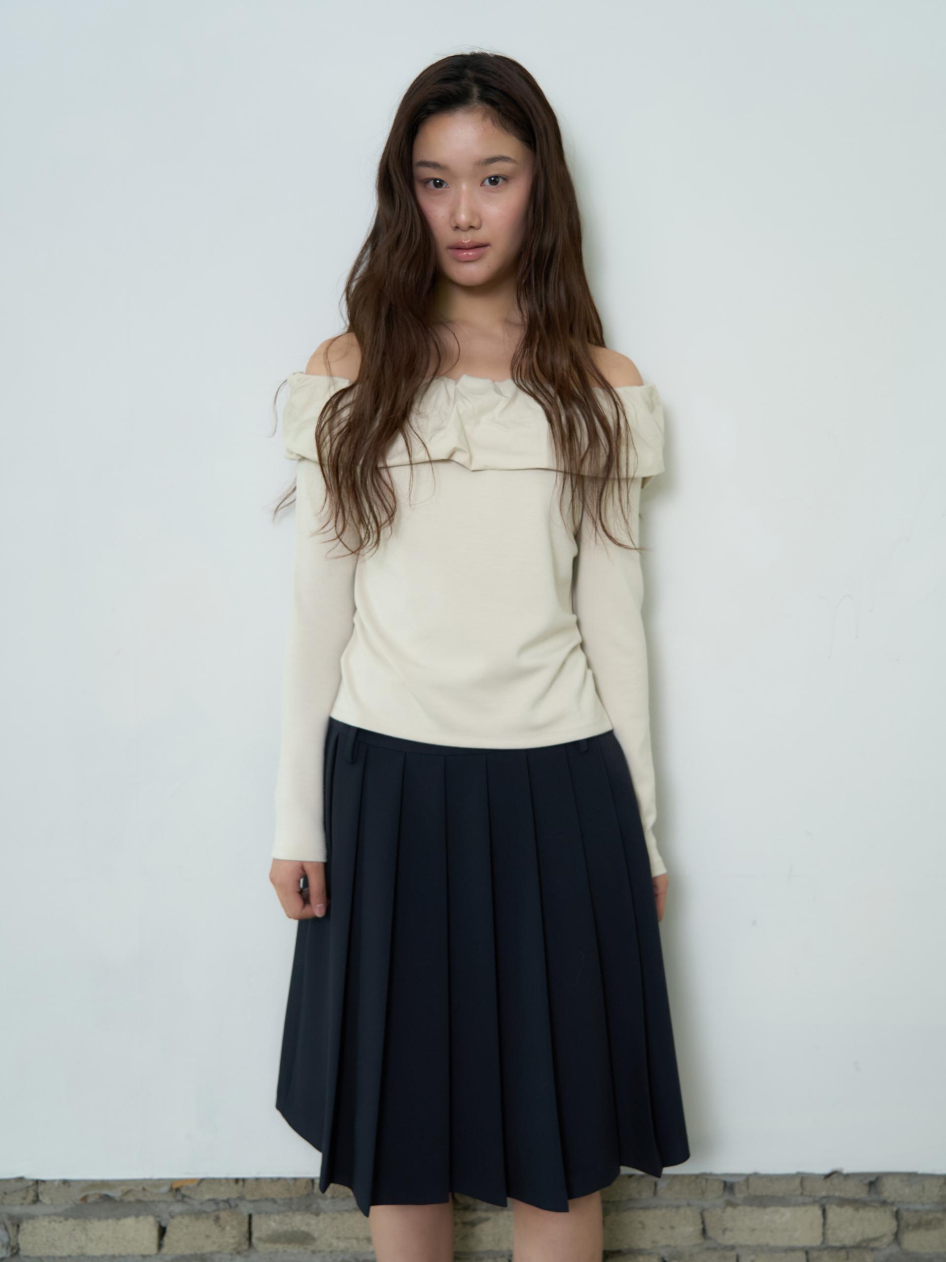 ROMANTIC OFF-SHOULDER SHIRRED TOP_BEIGE