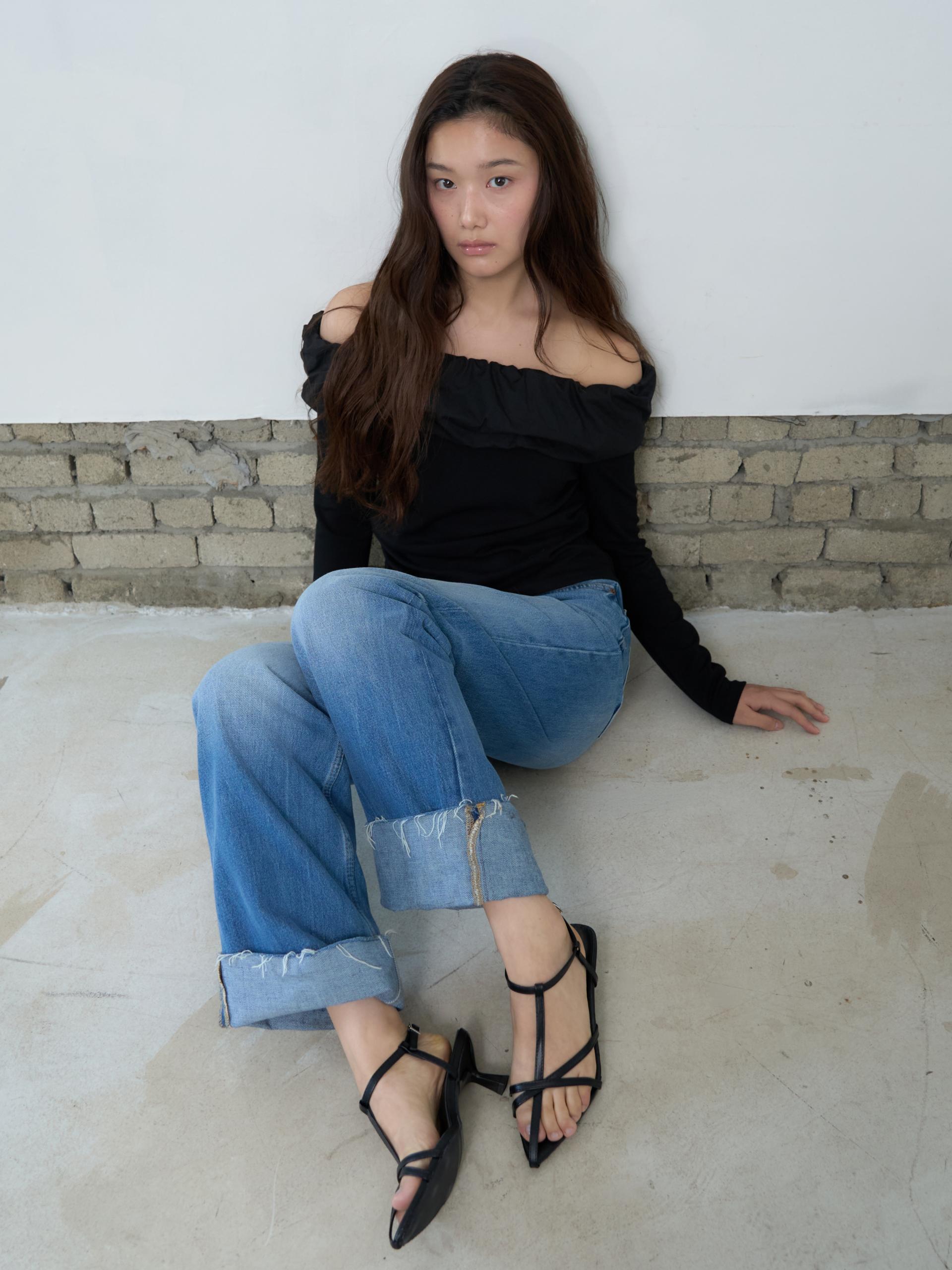 ROMANTIC OFF-SHOULDER SHIRRED TOP_BLACK