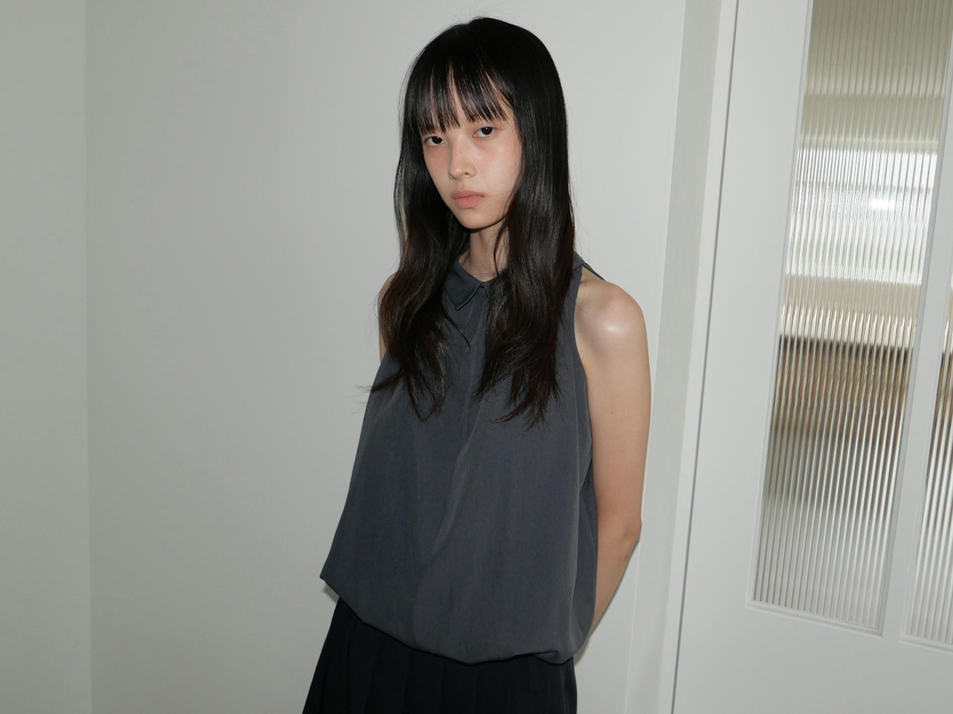 COLLARED HALTER TOP_CHARCOAL