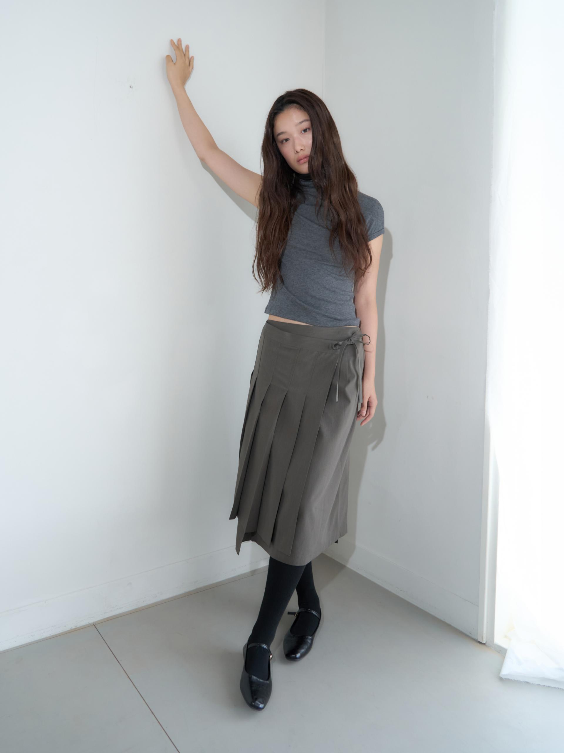WRAP PLEATED LONG SKIRT_BROWN