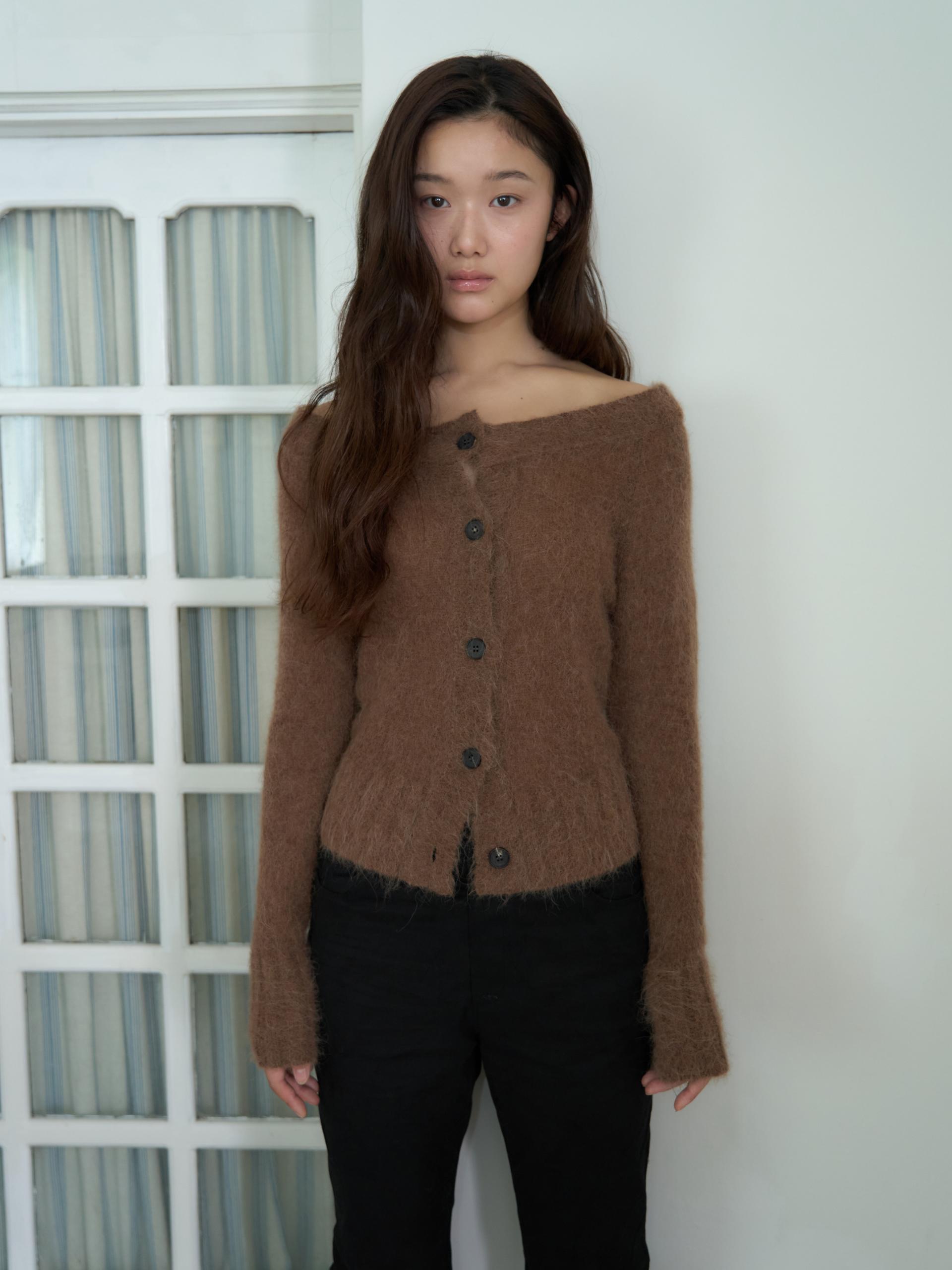 MERINO WOOL ALPACA OFF-SHOULDER CARDIGAN_BROWN