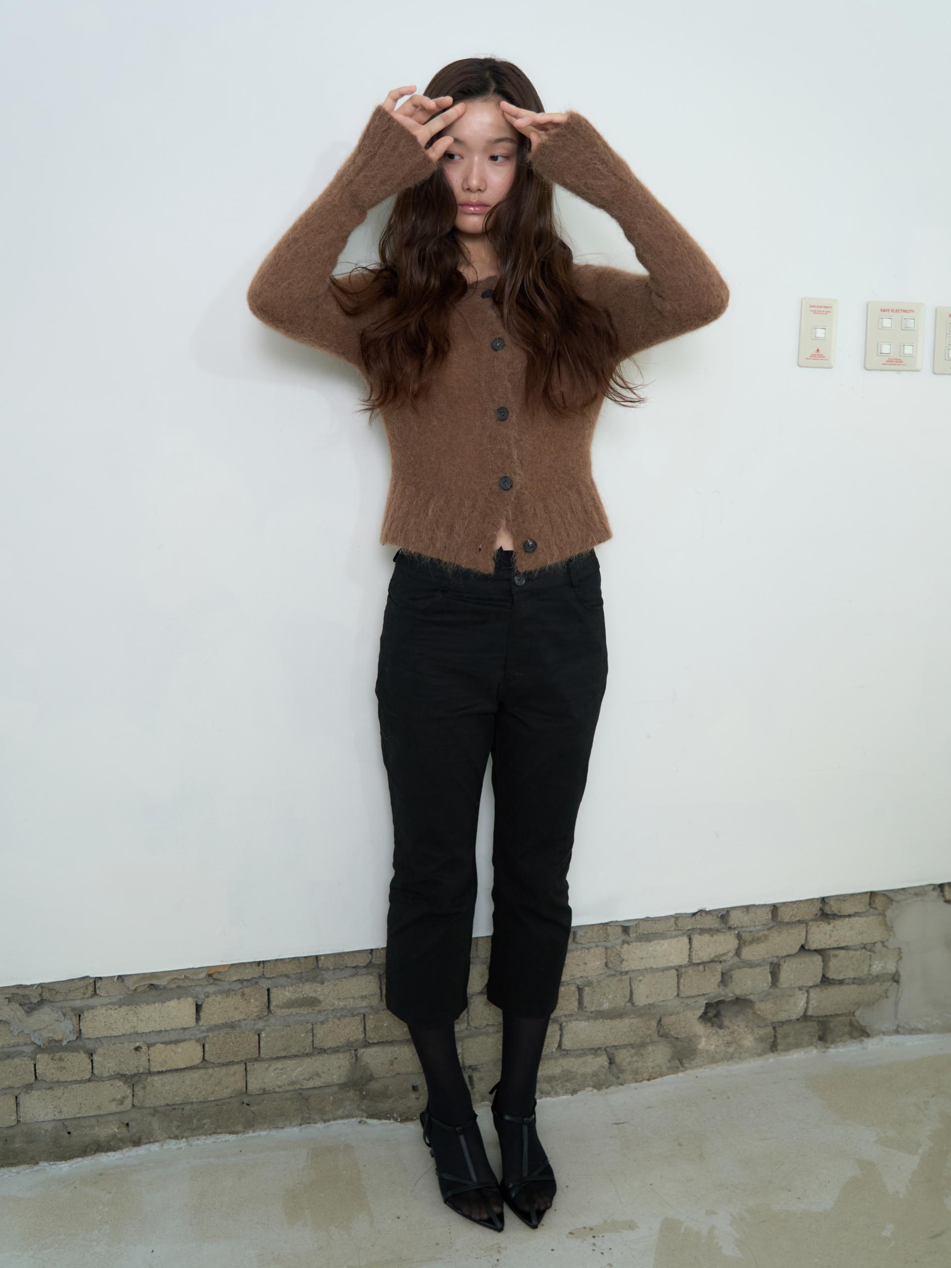 PEACHED CAPRI PANTS_BLACK