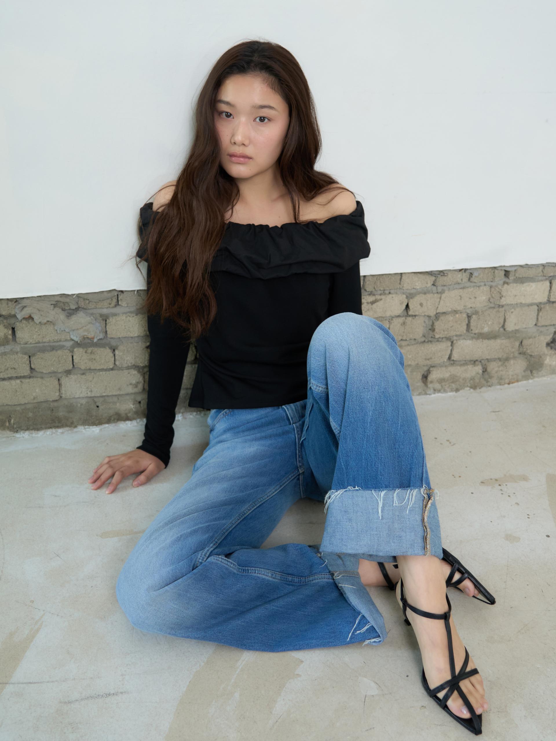 ROMANTIC OFF-SHOULDER SHIRRED TOP_BLACK
