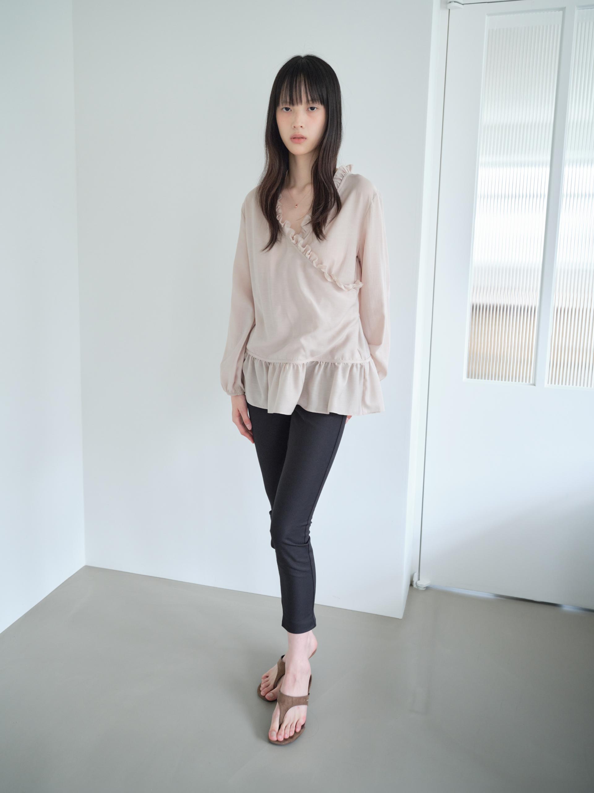 V-NECK RUFFLE WRAP BLOUSE_BEIGE