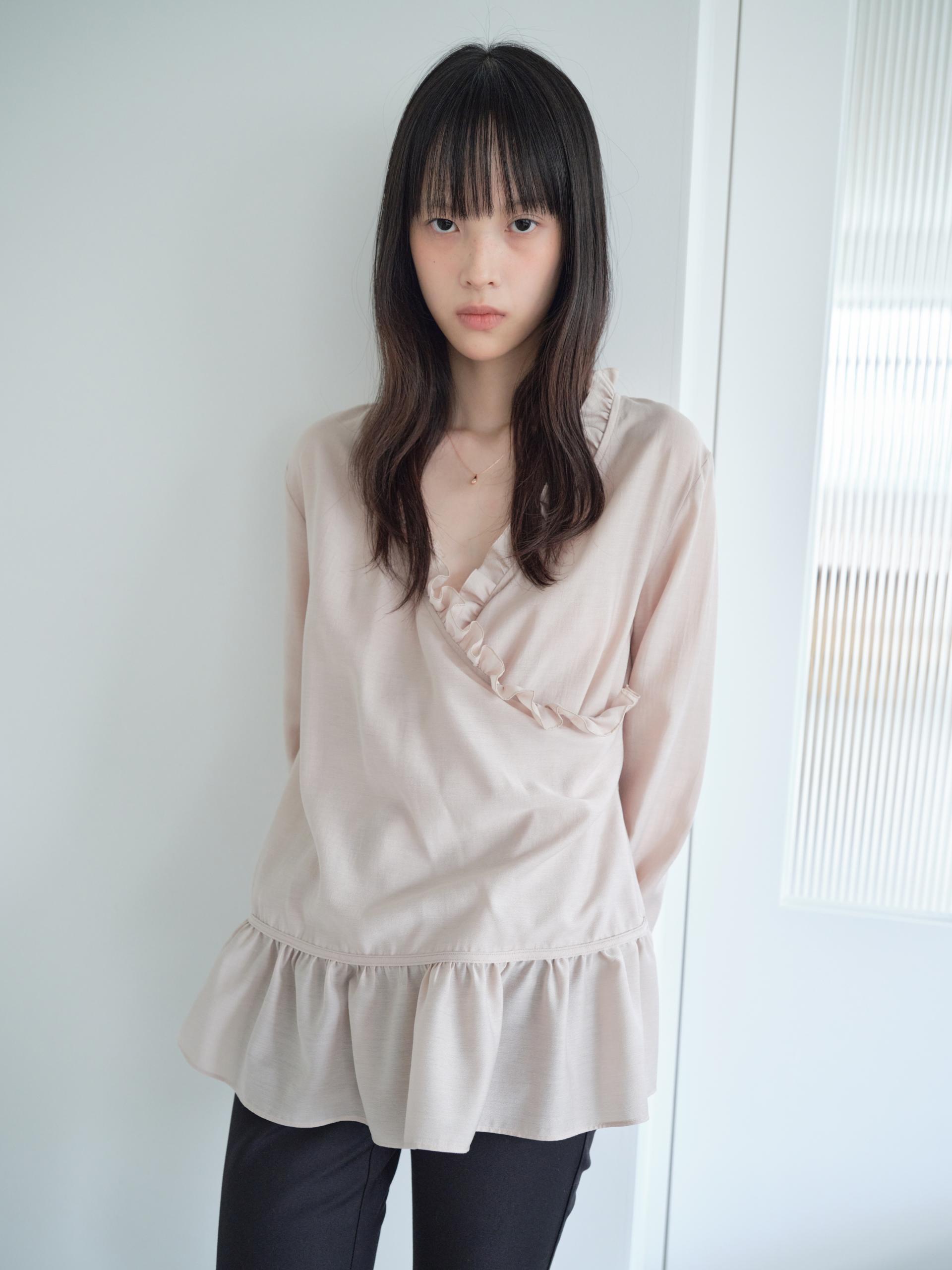 V-NECK RUFFLE WRAP BLOUSE_BEIGE