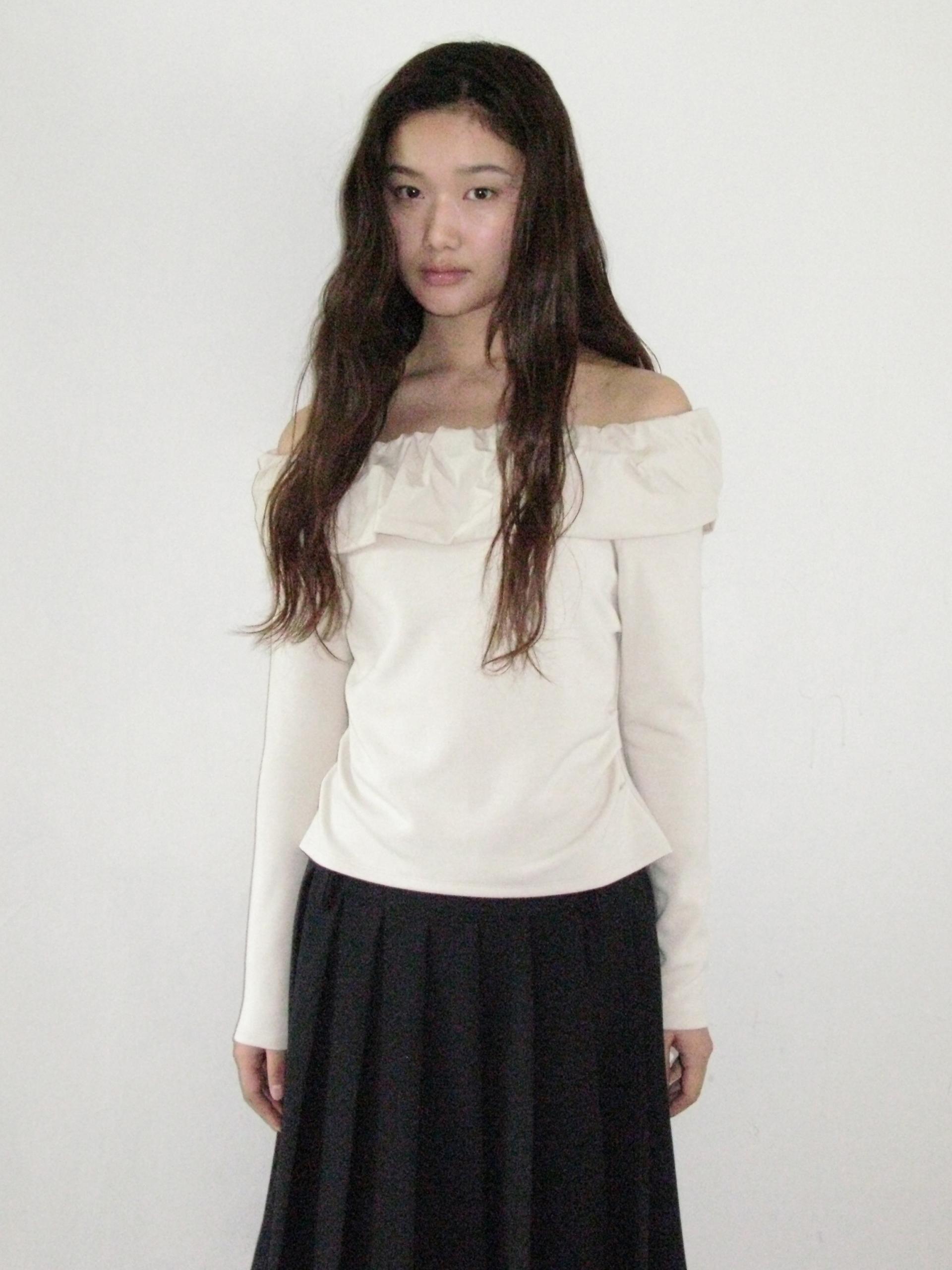 ROMANTIC OFF-SHOULDER SHIRRED TOP_BEIGE