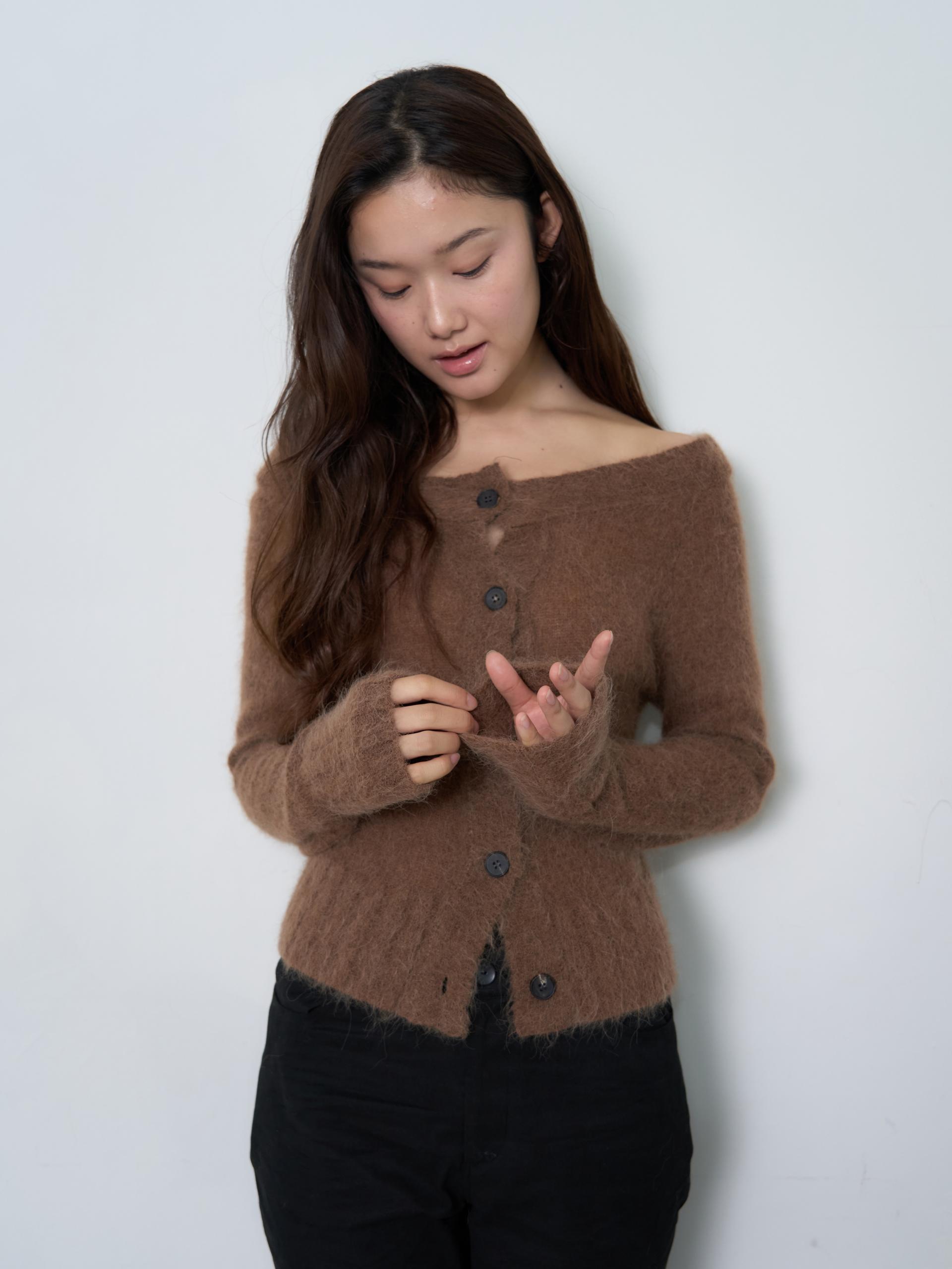MERINO WOOL ALPACA OFF-SHOULDER CARDIGAN_BROWN