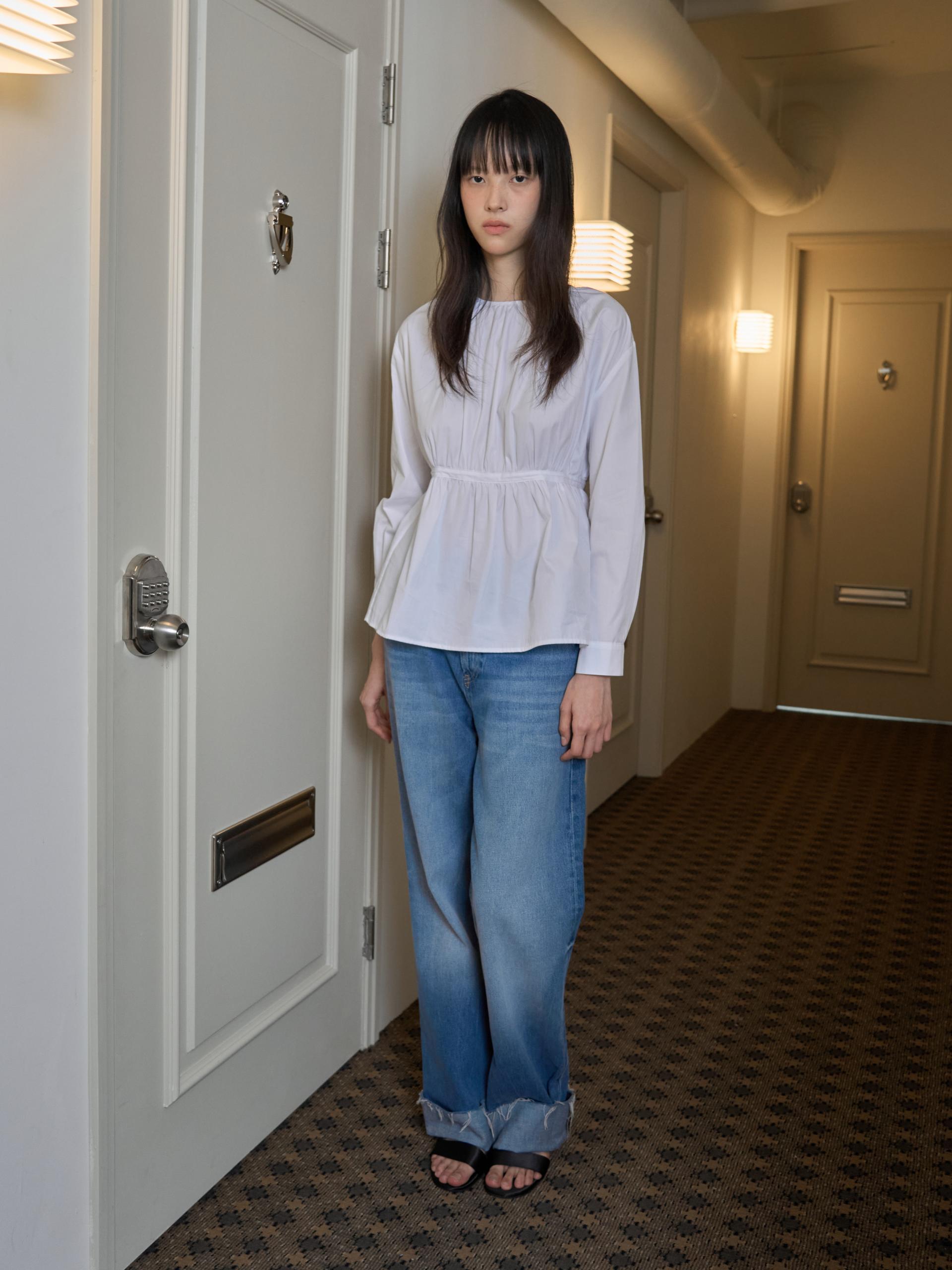 TAPE DETAIL SHIRRED BLOUSE_WHITE