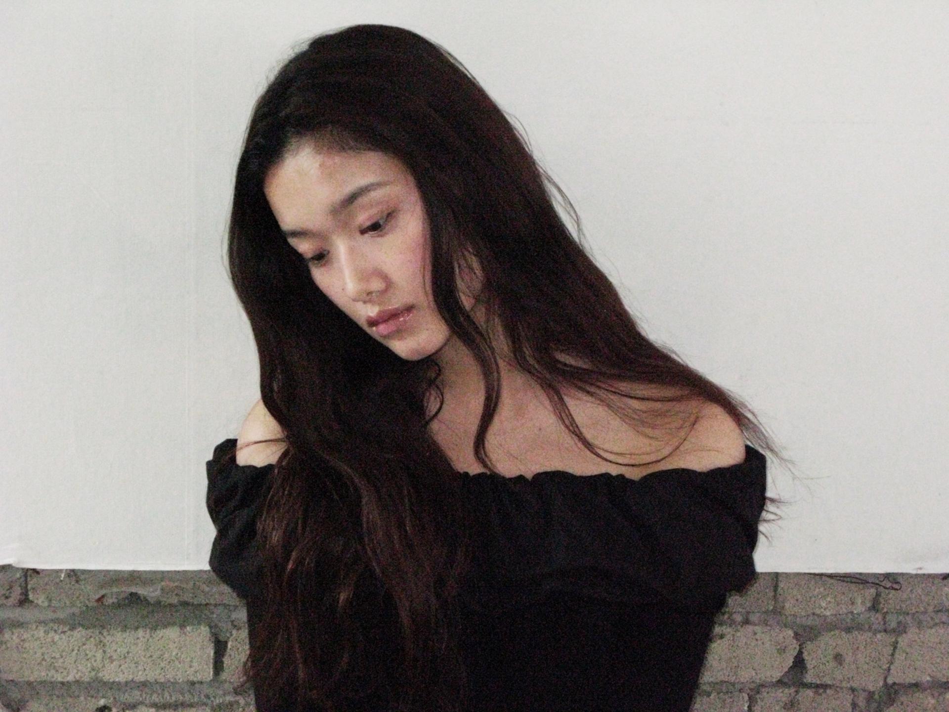 ROMANTIC OFF-SHOULDER SHIRRED TOP_BLACK