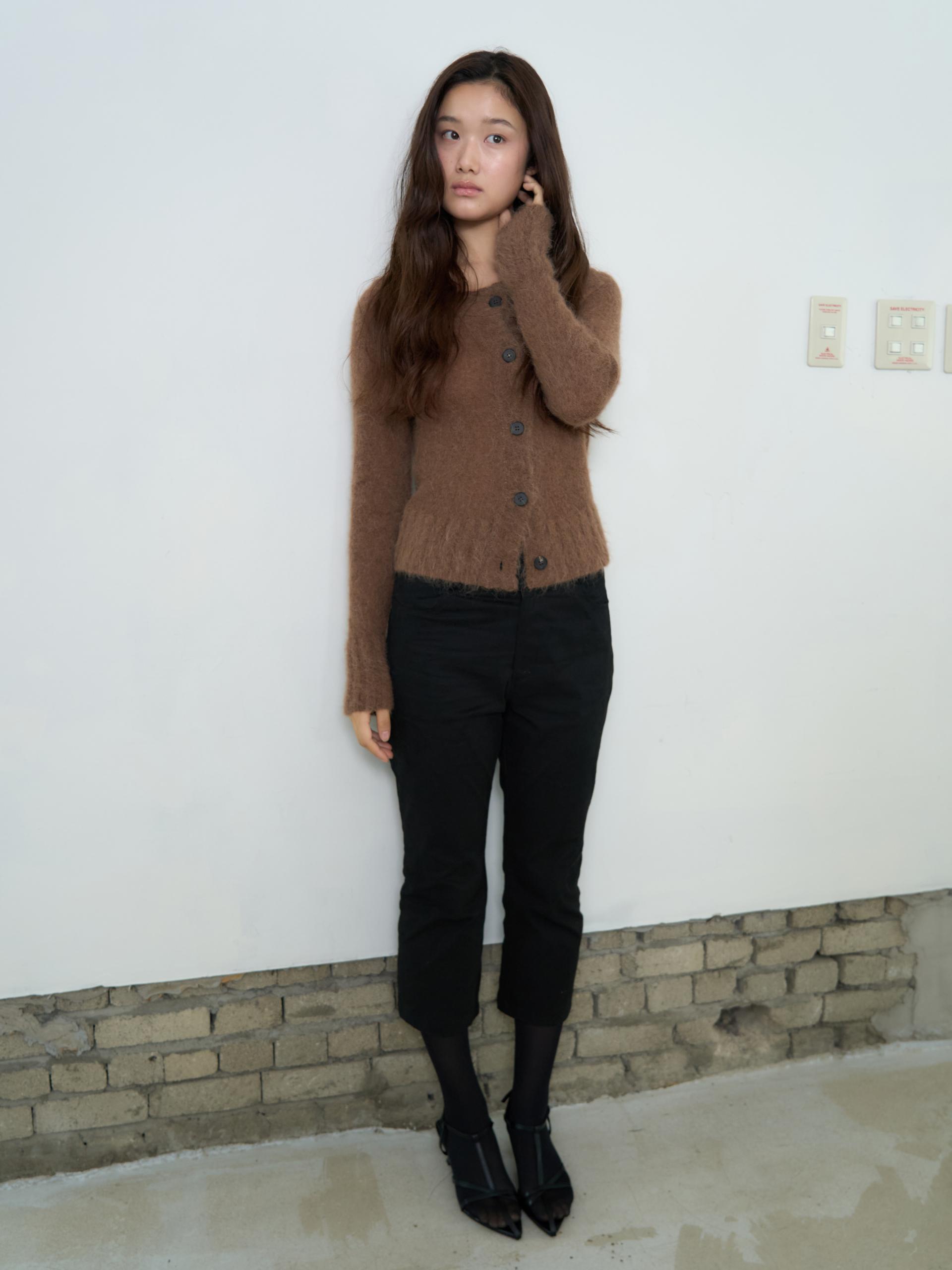 PEACHED CAPRI PANTS_BLACK