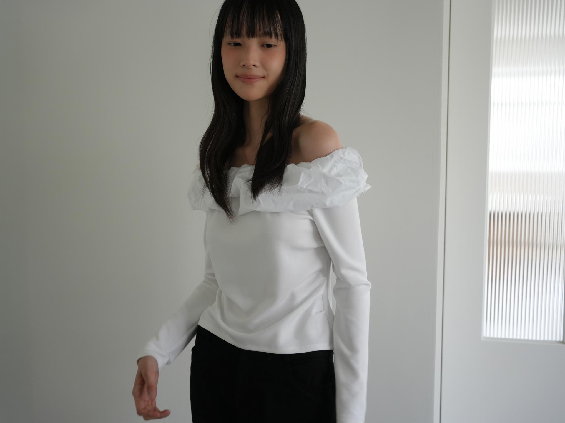 ROMANTIC OFF-SHOULDER SHIRRED TOP_WHITE