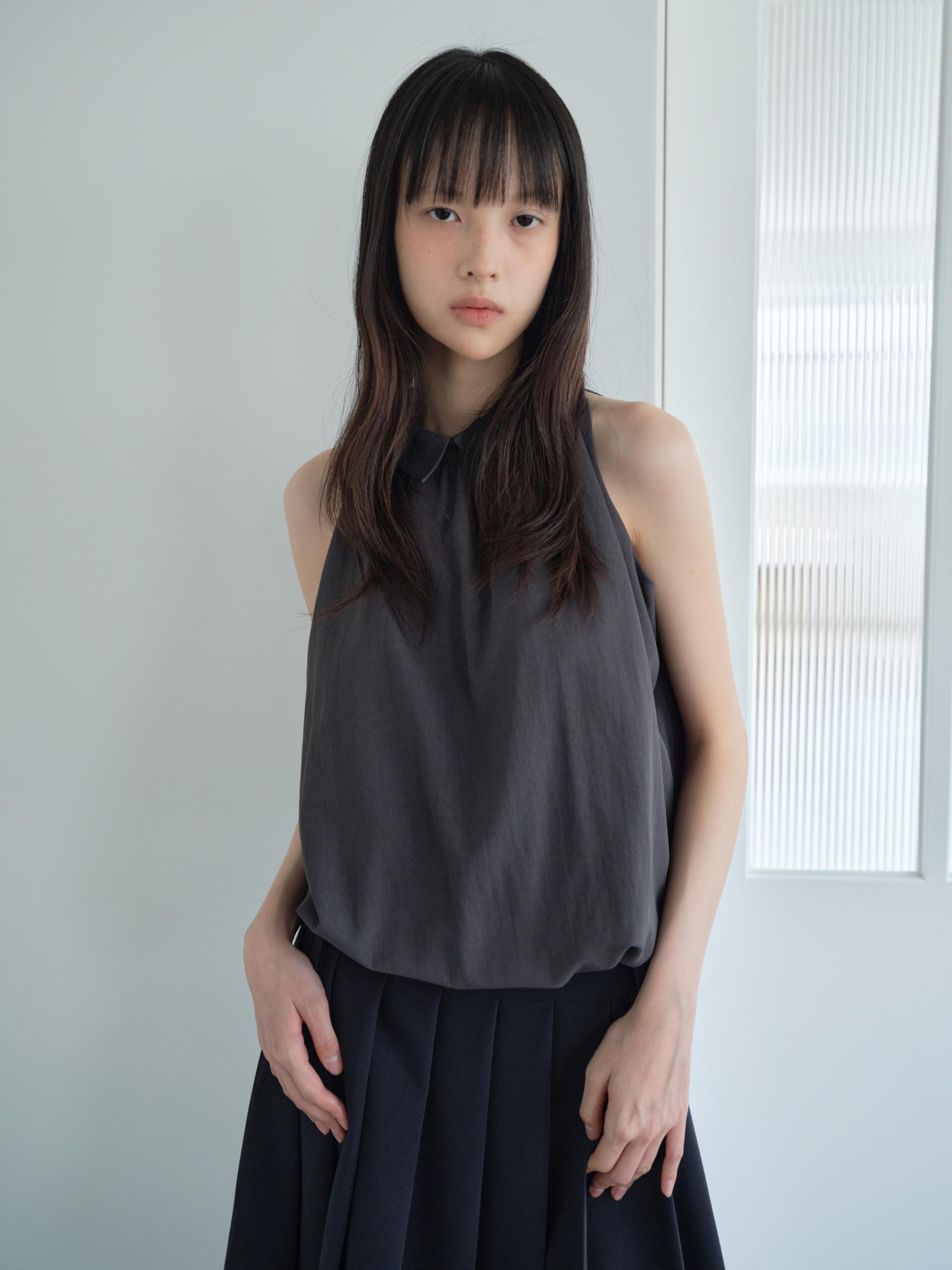 COLLARED HALTER TOP_CHARCOAL