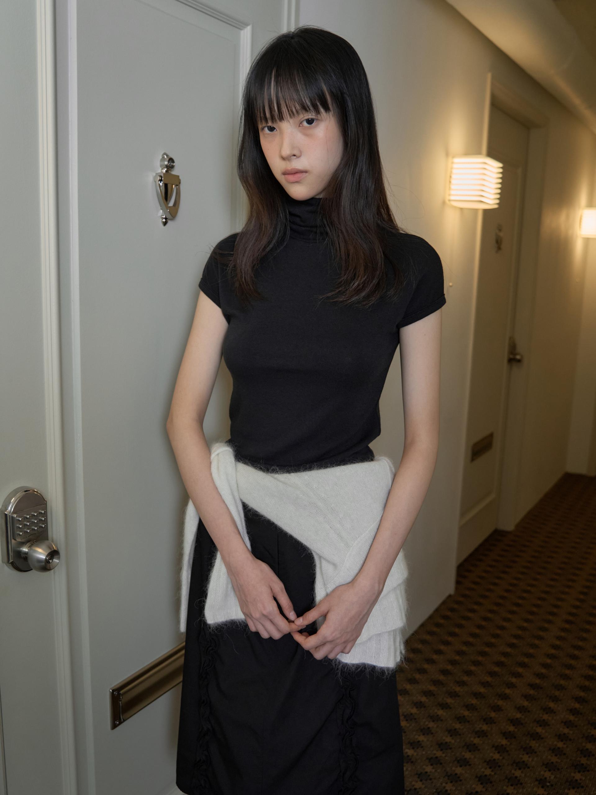 WOOL TURTLENECK TOP_BLACK
