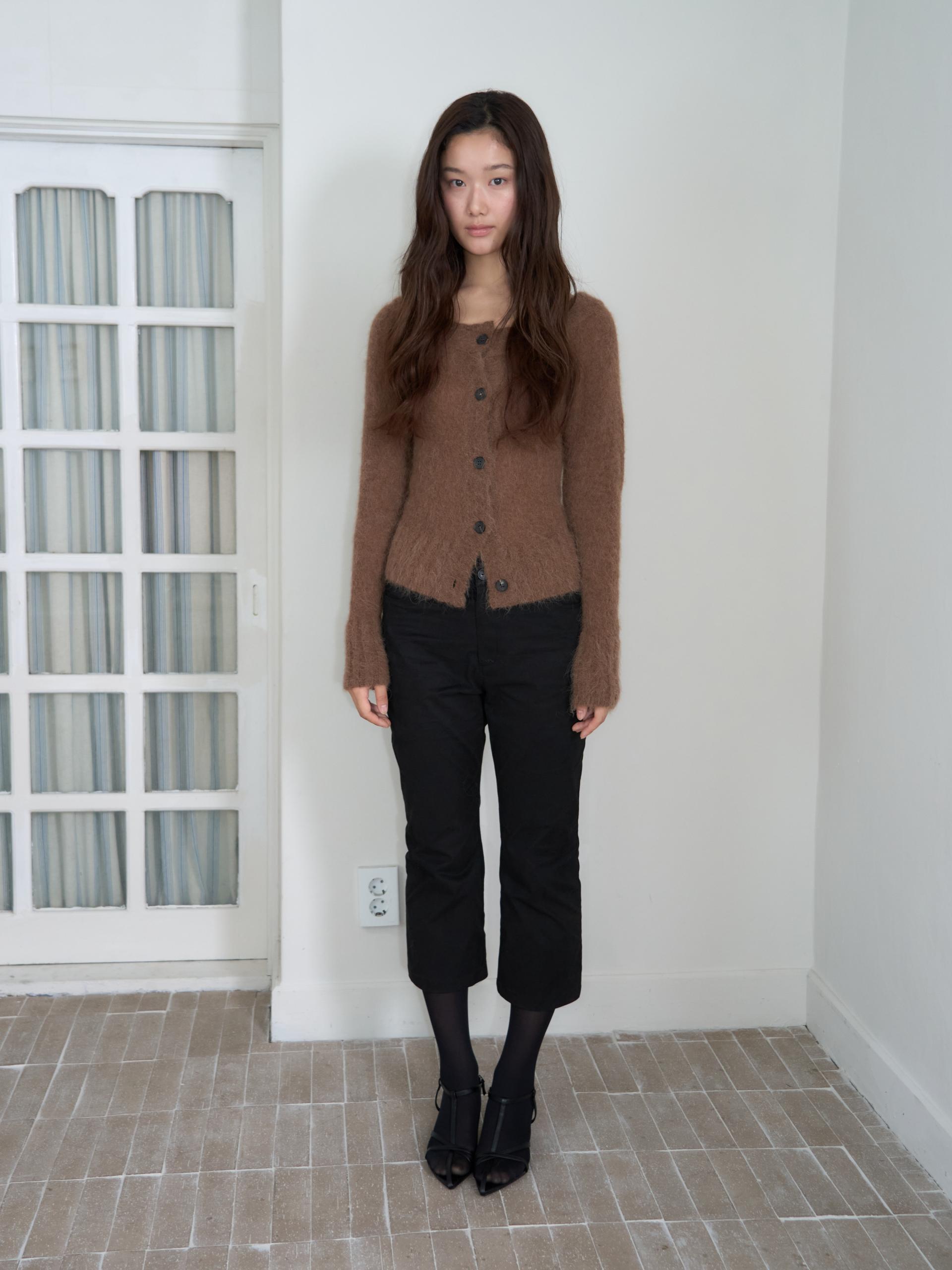 PEACHED CAPRI PANTS_BLACK