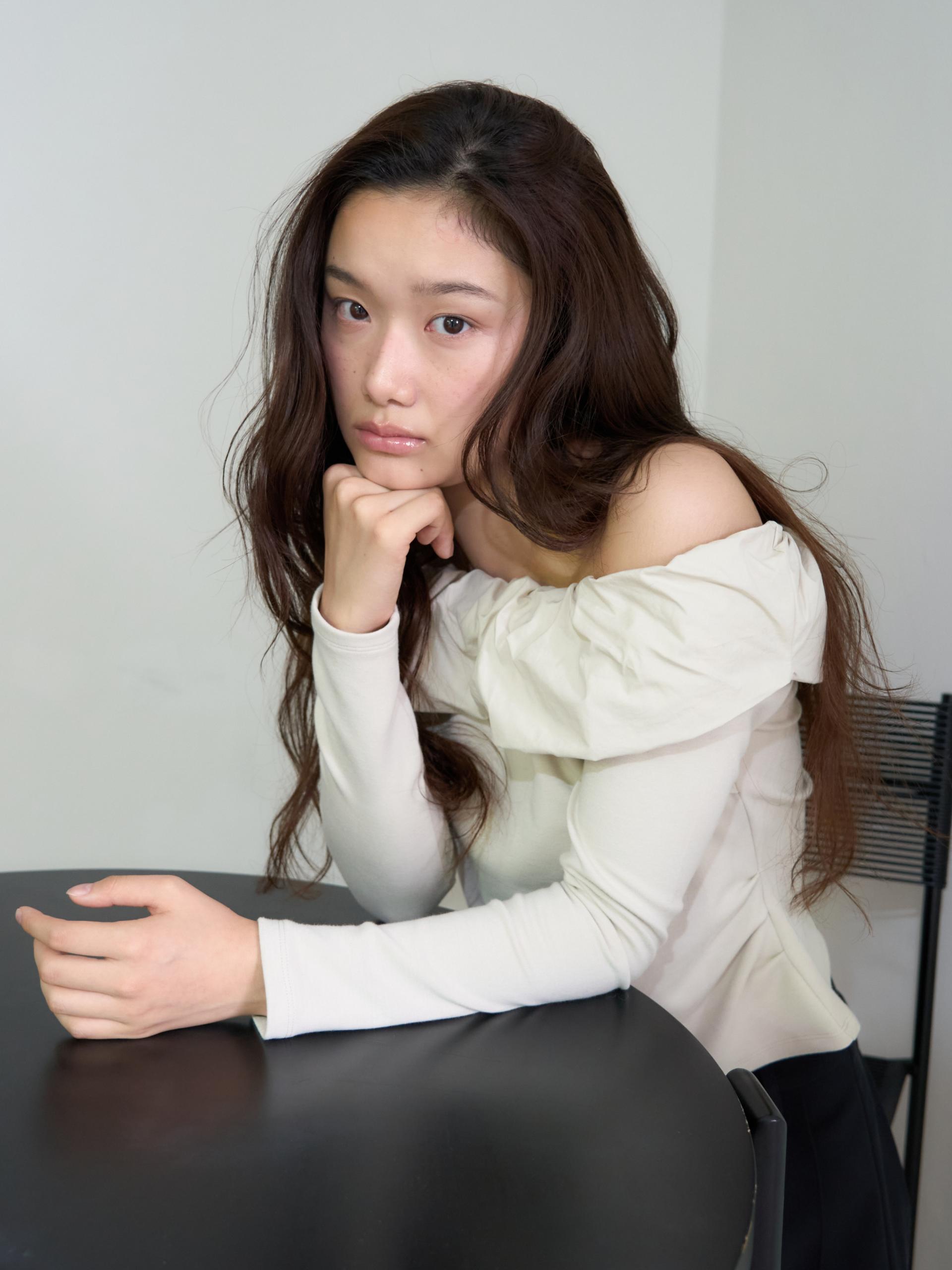ROMANTIC OFF-SHOULDER SHIRRED TOP_BEIGE