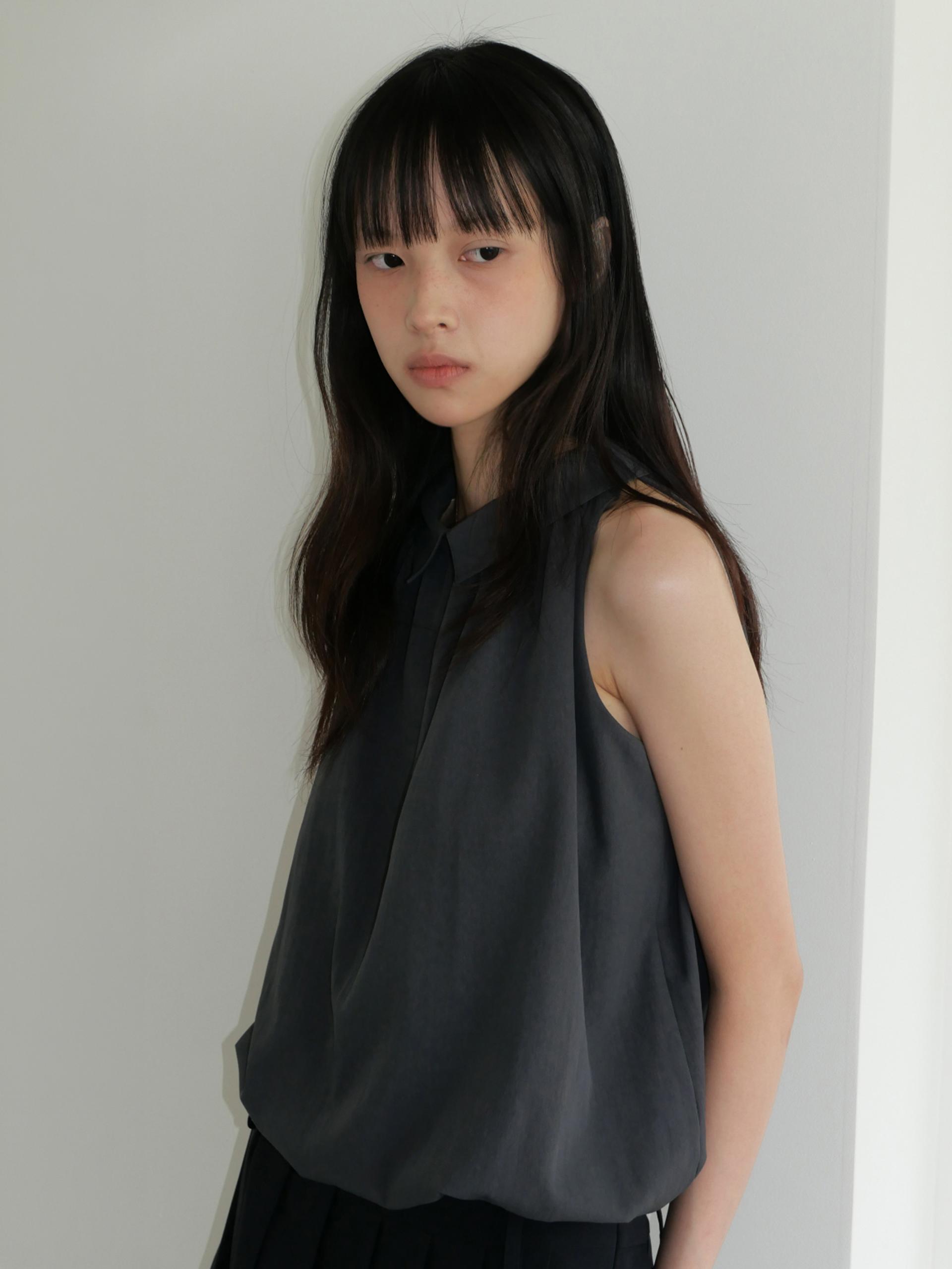 COLLARED HALTER TOP_CHARCOAL